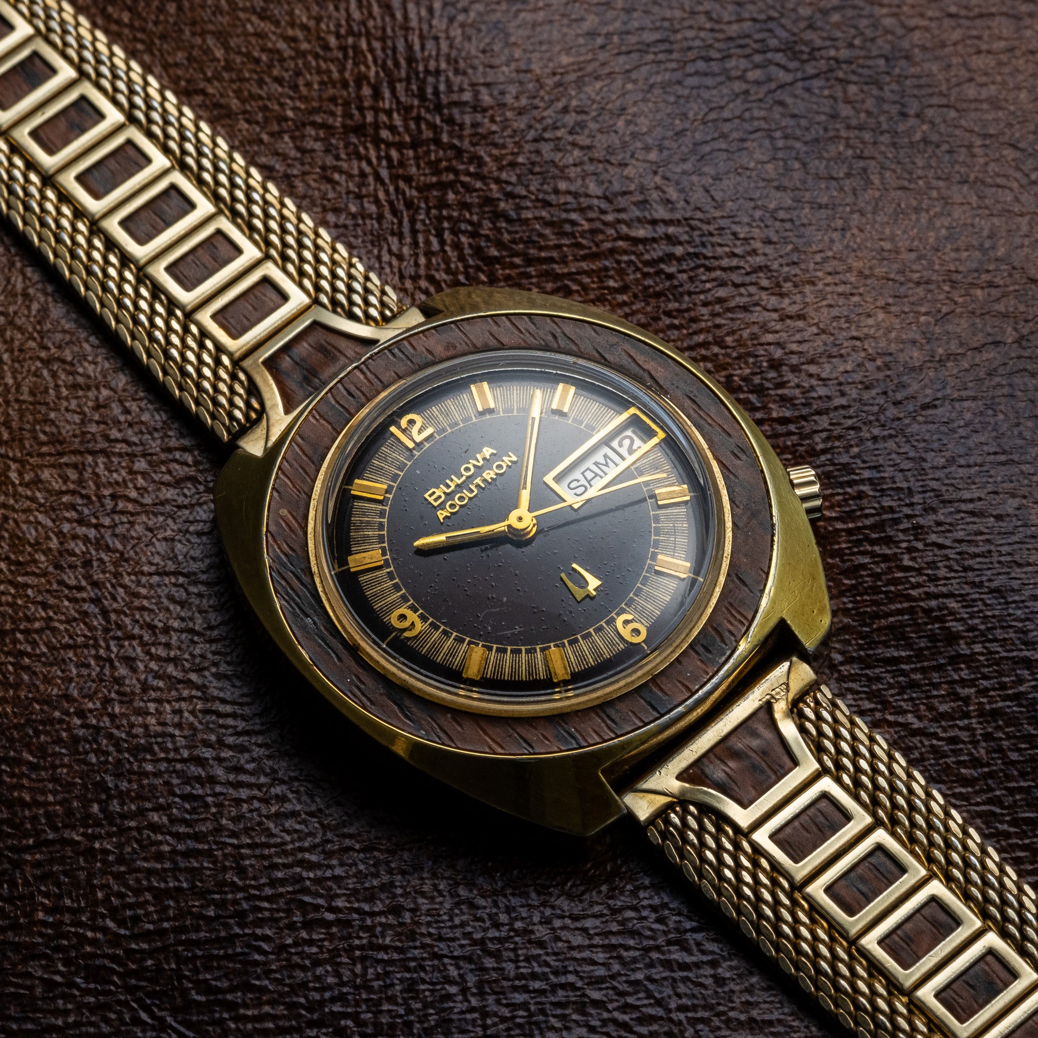 Bulova Accutron Date & Day CD "Woody" - Full Set