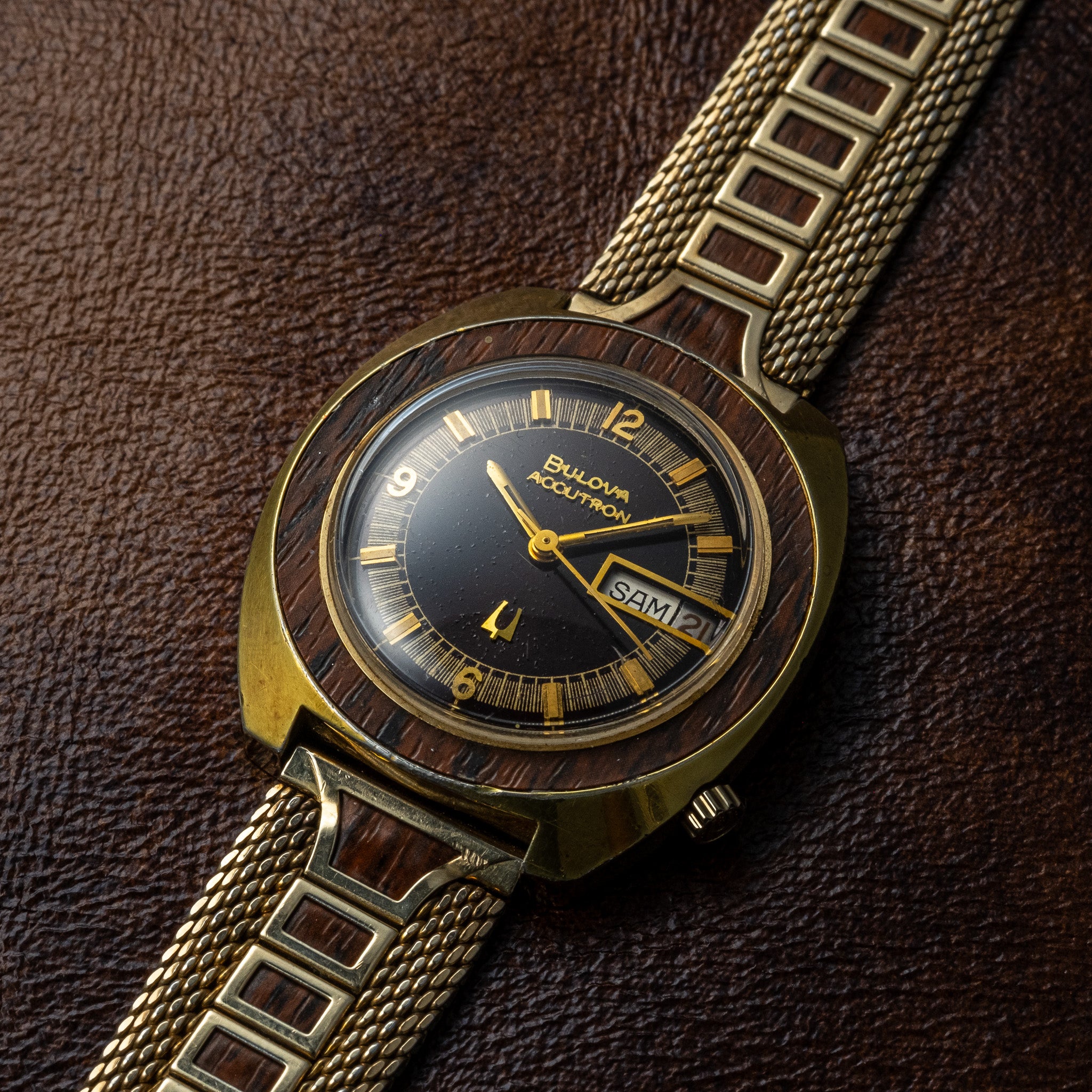 Bulova Accutron Date & Day CD "Woody" - Full Set