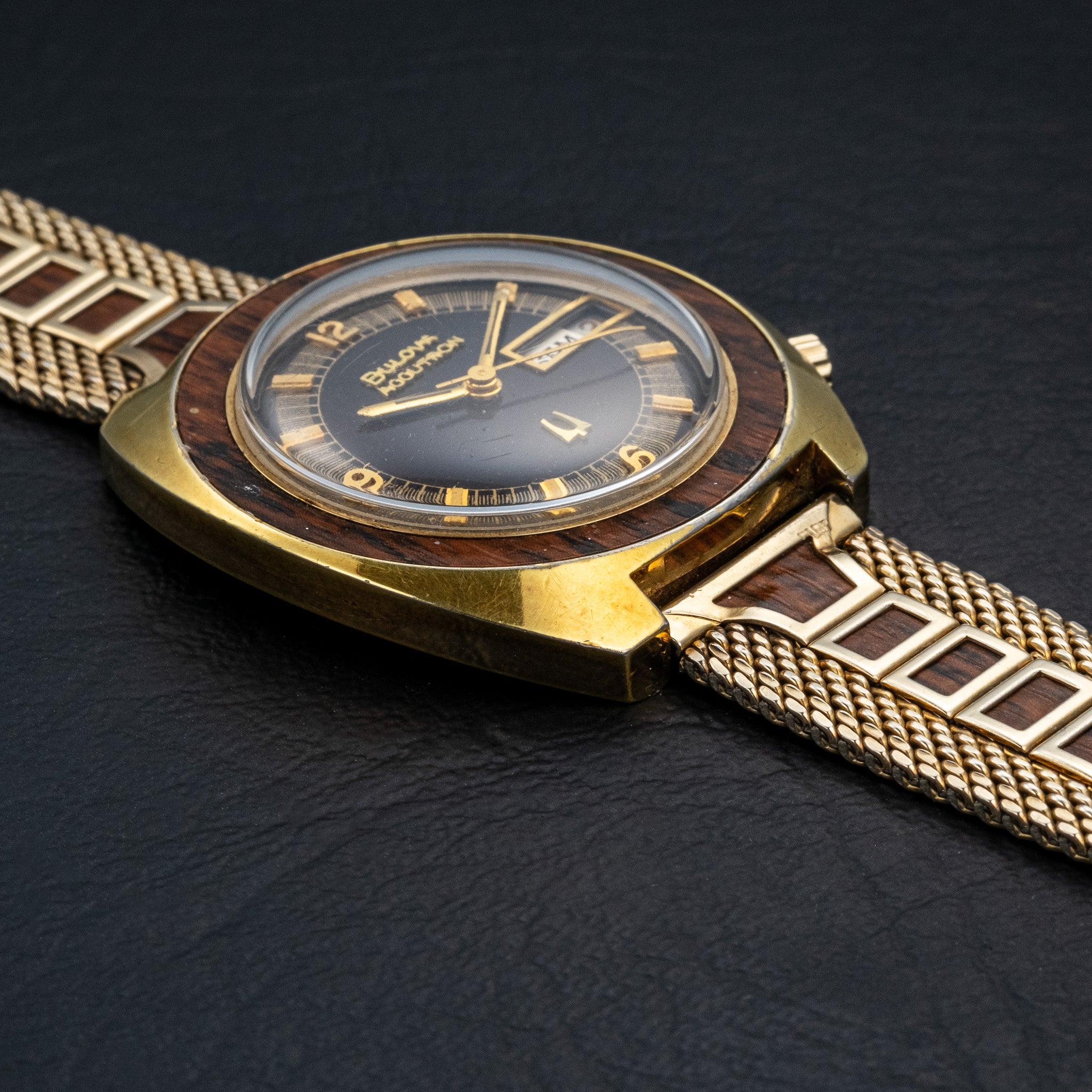 Bulova Accutron Date & Day CD "Woody" - Full Set