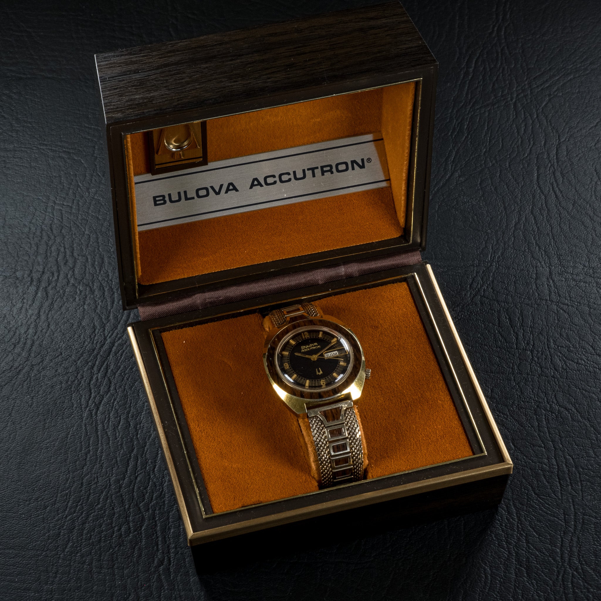 Bulova Accutron Date & Day CD "Woody" - Full Set