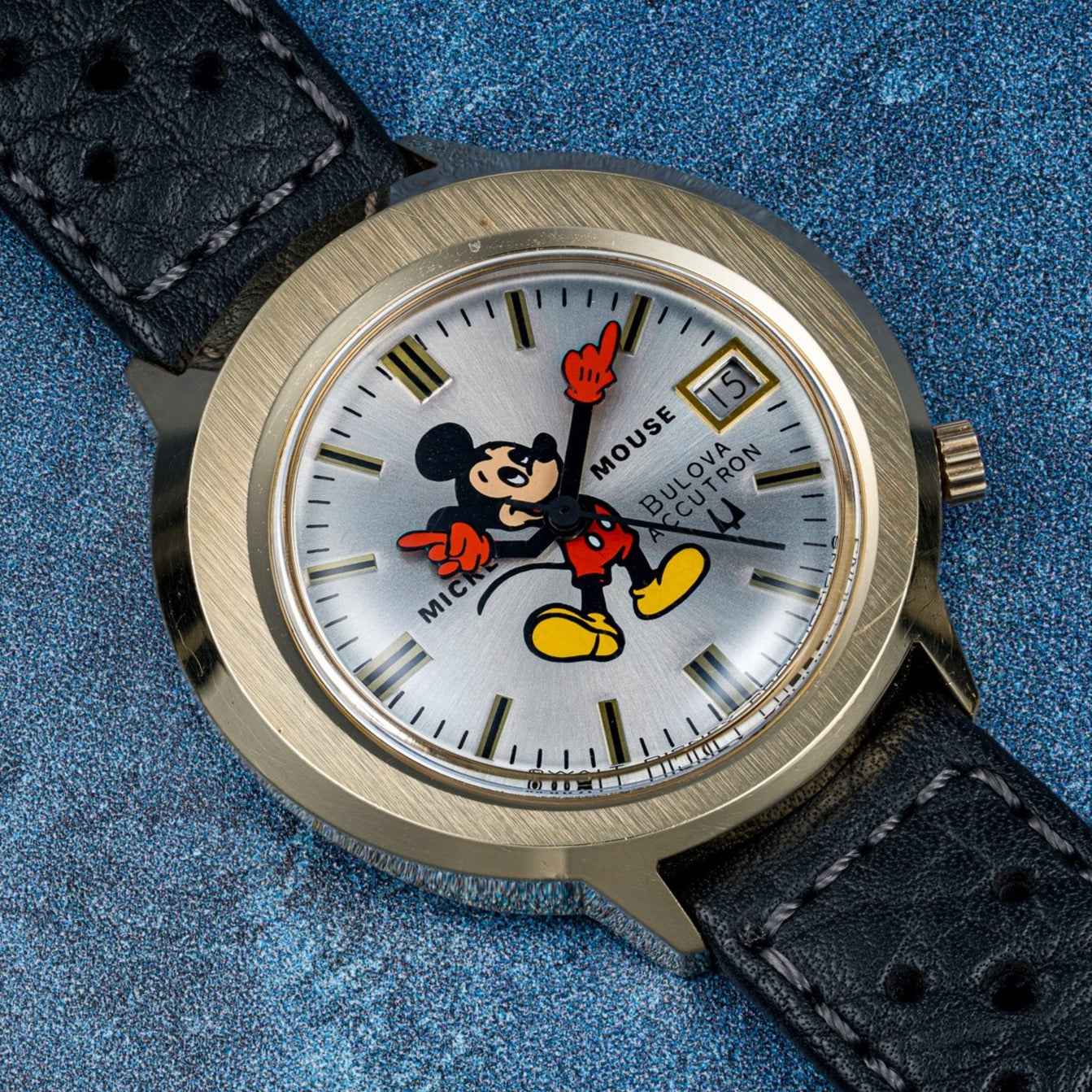 Bulova mickey mouse outlet watch